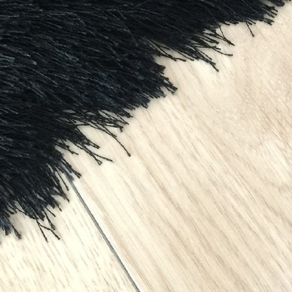 Homeroots 5' X 7' Black Shag Hand Tufted Area Rug  Polyester 553600