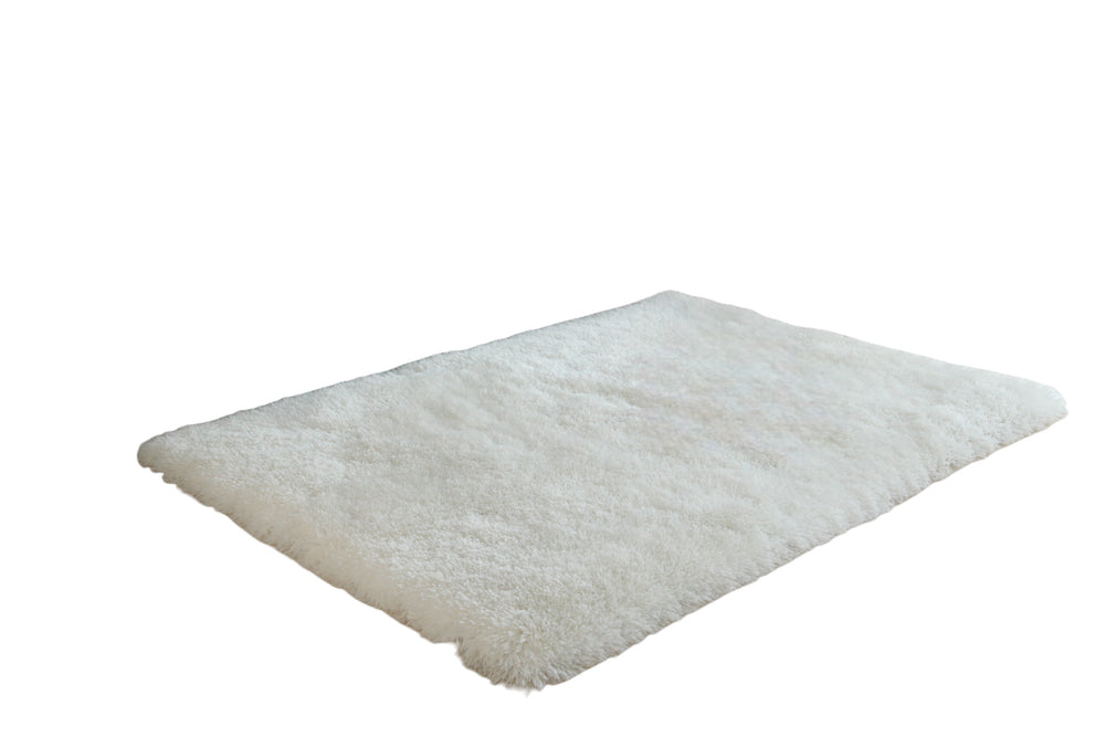 Homeroots 6' X 9' White Shag Hand Tufted Area Rug  Polyester 553616