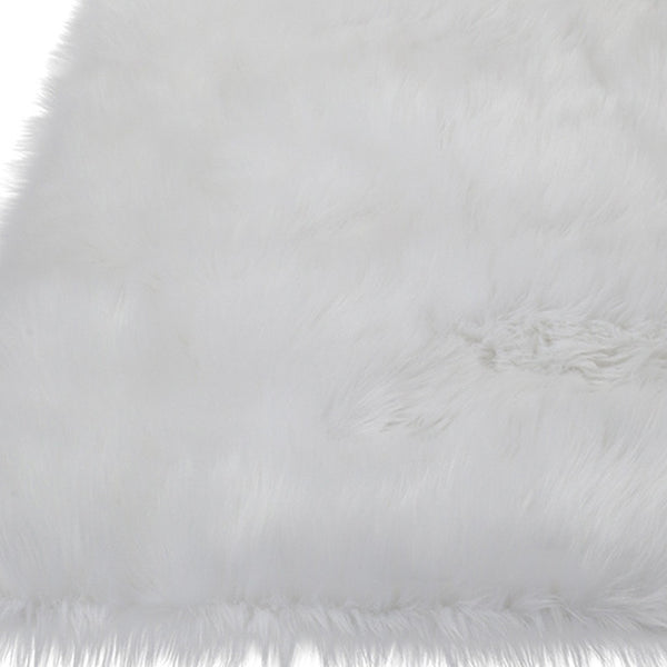 Homeroots 4' X 6' White Faux Sheepskin Shag Washable Area Rug  Faux Sheepskin 553639