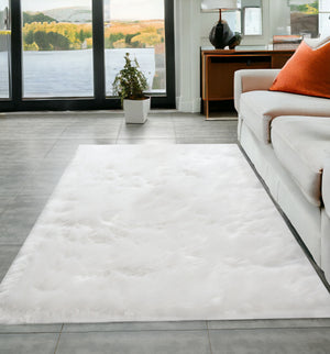 Homeroots 5' X 7' White Faux Sheepskin Shag Washable Area Rug  Faux Sheepskin 553640