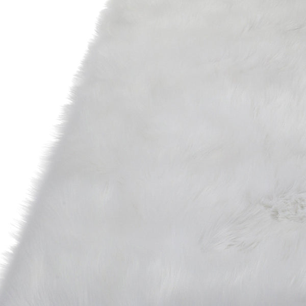 Homeroots 5' X 7' White Faux Sheepskin Shag Washable Area Rug  Faux Sheepskin 553640