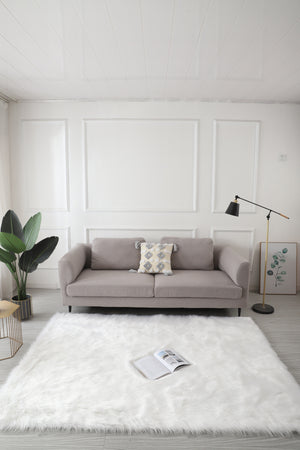 Homeroots 5' X 7' White Faux Sheepskin Shag Washable Area Rug  Faux Sheepskin 553640