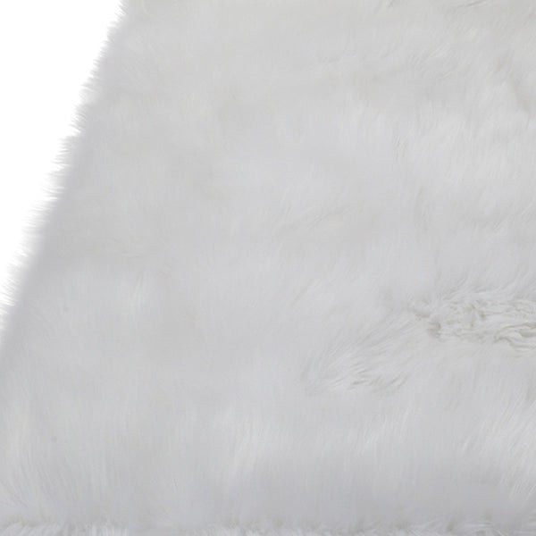 Homeroots 5' X 7' White Faux Sheepskin Shag Washable Area Rug  Faux Sheepskin 553640