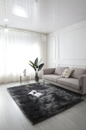 Homeroots 5' X 7' Charcoal Faux Fur Shag Washable Area Rug  Faux Fur 553645