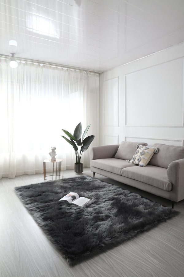 Homeroots 5' X 7' Charcoal Faux Fur Shag Washable Area Rug  Faux Fur 553645