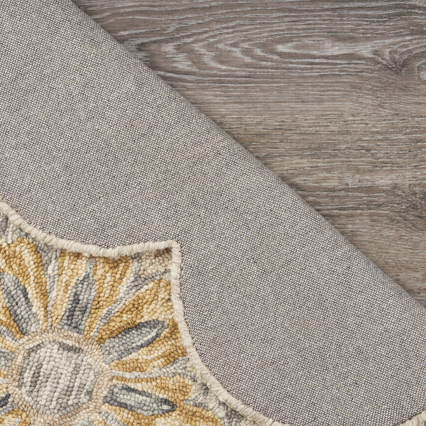 Homeroots 4' Beige Round Wool Floral Hand Tufted Area Rug Gray Wool 554449