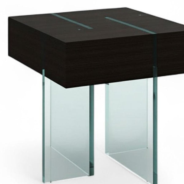 HomeRoots 22" Contemporary Black and Clear Glass Sled End Table - Stylish Accent for Modern Spaces 554656