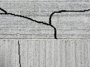 Homeroots 5' X 8' Gray And Black Abstract Hand Loomed Area Rug  Wool Blend 554691