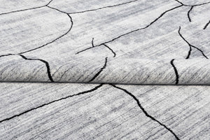 Homeroots 6' X 9' Gray And Black Abstract Hand Loomed Area Rug  Wool Blend 554692