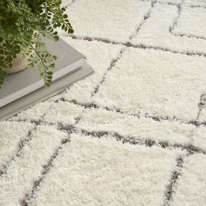 HomeRoots 5' Modern Ivory and Gray Geometric Shag Area Rug – Plush Comfort, Durable Design for Any Room 4' X 6' 554866