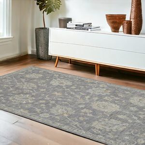 HomeRoots 5' Ivory and Gray Floral Medallion Area Rug - Elegant Rustic Design for Timeless Home Décor 4' X 6' 554883