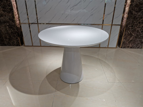 HomeRoots 42" Modern White Round Pedestal Dining Table with Glossy Finish - Perfect for 6, Stylish & Versatile 555150