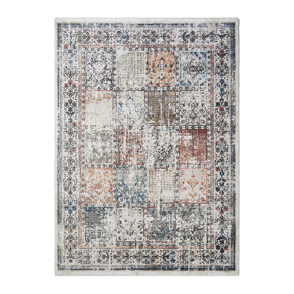 HomeRoots 5' Ivory Oriental Distressed Area Rug with Tasseled Fringe - Timeless Elegance for Any Room 5' X 8' 555373