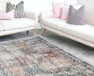 HomeRoots 5' Ivory Oriental Distressed Area Rug with Tasseled Fringe - Timeless Elegance for Any Room 9' X 13' 555375