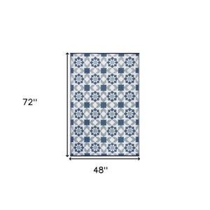 Homeroots 4' Teal Blue Geometric Indoor-outdoor Area Rug - Uv Protected, Stain Resistant, Stylish & Durable!  Polypropylene 555569