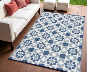Homeroots 4' Teal Blue Geometric Indoor-outdoor Area Rug - Uv Protected, Stain Resistant, Stylish & Durable!  Polypropylene 555569