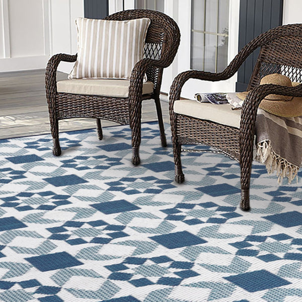 Homeroots 5' Teal Blue Geometric Indoor Outdoor Area Rug - Stain Resistant, Uv Protected, Stylish & Versatile!  Polypropylene 555570