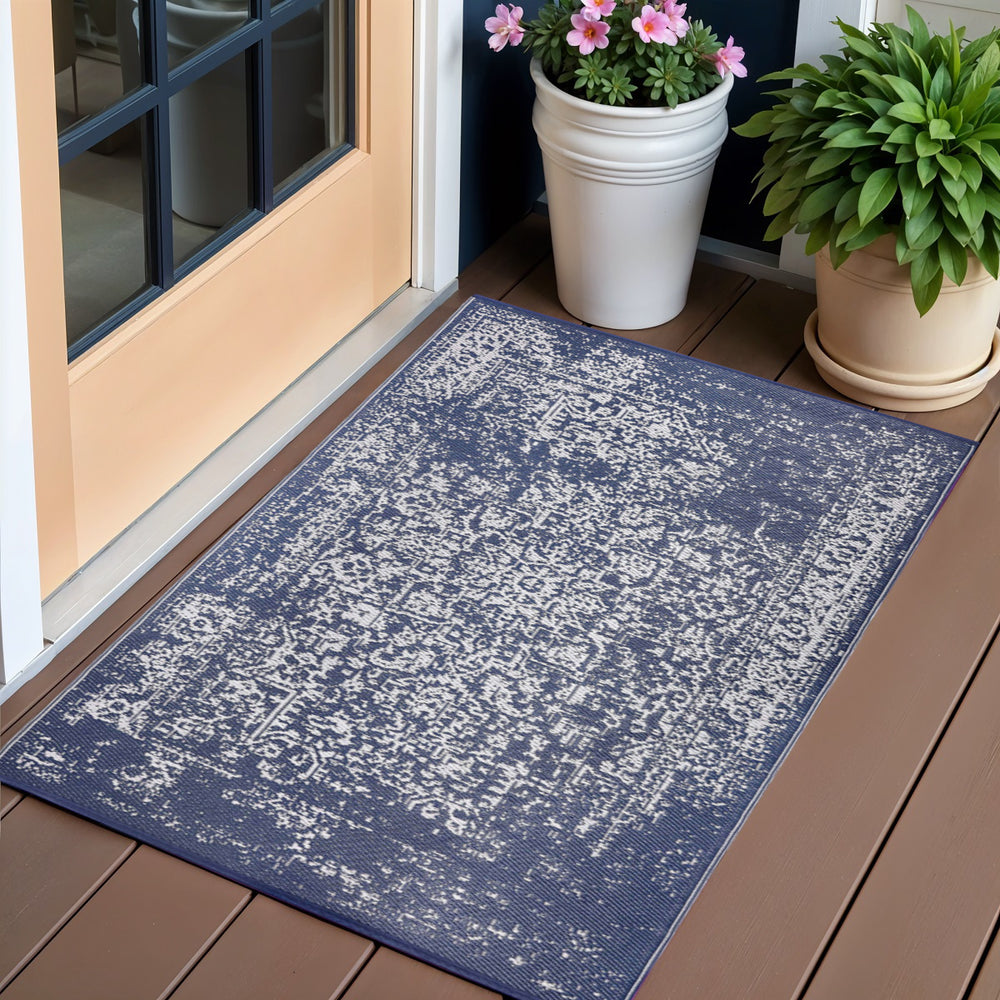 Homeroots 3' X 5' Navy Blue Distressed Area Rug - Stain Resistant, Uv Protected, Perfect For Kids & Pets!  Polypropylene 555576