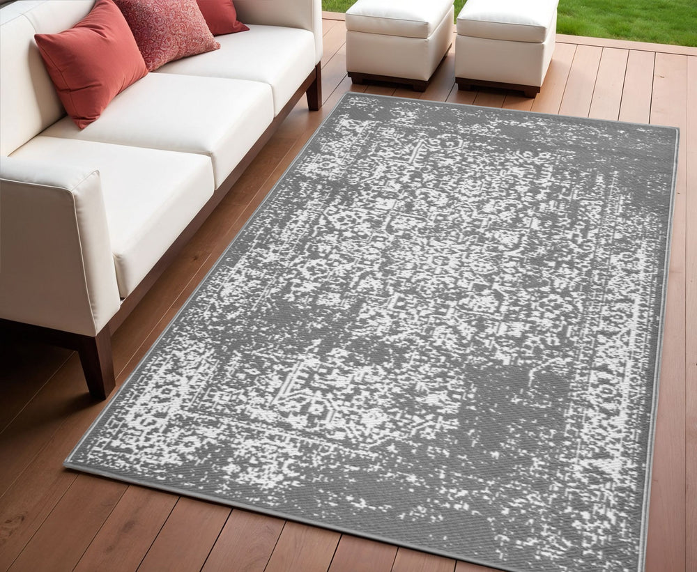Homeroots 4' X 6' Gray Machine-braided Indoor Outdoor Area Rug - Stain Resistant & Uv Protected For Kids & Pets  Polypropylene 555577