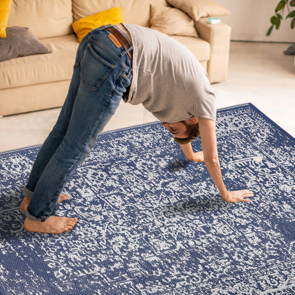 Homeroots 4' Navy Blue Indoor Outdoor Area Rug - Distressed Design, Stain Resistant, Uv Protected, Stylish Comfort  Polypropylene 555578