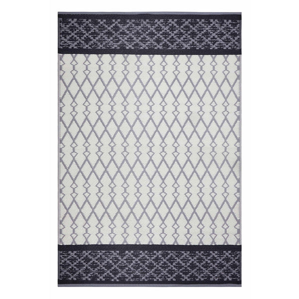 Homeroots 4' Gray Geometric Indoor Outdoor Area Rug - Stain Resistant, Uv Protected, Stylish & Versatile Design  Polypropylene 555587