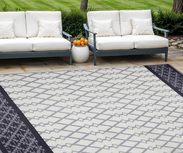 Homeroots 8' X 10' Gray Geometric Area Rug - Stylish, Stain-resistant, Indoor/Outdoor Design For Any Space  Polypropylene 555589