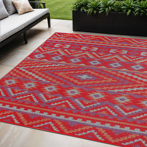 Homeroots 5' X 8' Red Geometric Indoor Outdoor Area Rug - Stain Resistant, Uv Protected, Perfect For Kids & Pets  Polypropylene 555592
