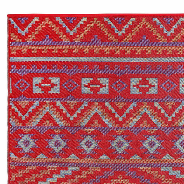 Homeroots 8' Red Geometric Area Rug - 8x10 Indoor/Outdoor Stain Resistant, Uv Protected, Stylish & Warm Design  Polypropylene 555594