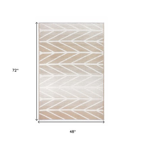 Homeroots 4' Taupe Geometric Area Rug - Distressed Indoor Outdoor Mat, Stain Resistant, Uv Protected Design!  Polypropylene 555603