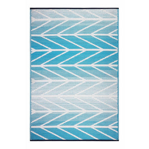 HomeRoots 5' Aqua Geometric Indoor Outdoor Area Rug - Durable, Stain-Resistant, Stylish for Any Space! 555604