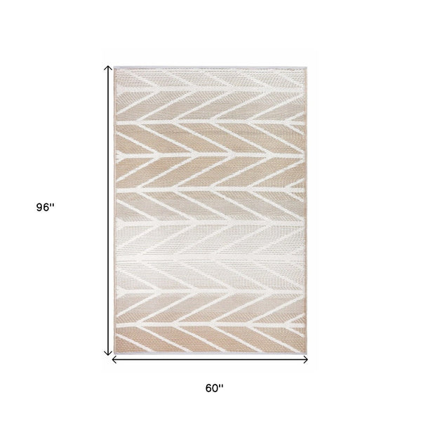 HomeRoots 5' Taupe Geometric Area Rug – Durable Indoor/Outdoor Design, Reversible & Stain-Resistant for All Spaces 555605