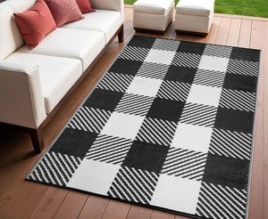 Homeroots 4' Black Geometric Area Rug - Stylish Indoor/Outdoor Braided Design With Stain Resistance & Uv Protection  Polypropylene 555610