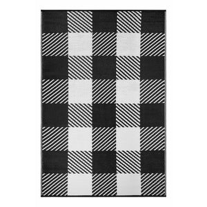 Homeroots 5' X 8' Black Geometric Indoor-outdoor Area Rug - Stylish, Stain-resistant Design For Modern Homes  Polypropylene 555611