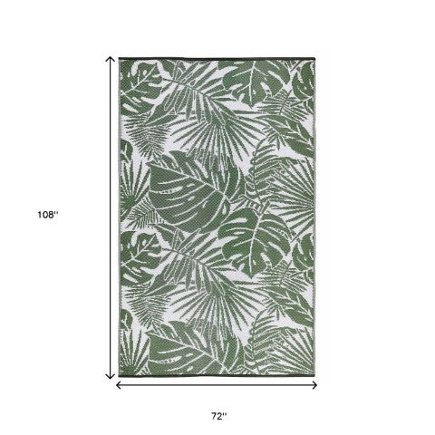 Homeroots 6' X 9' Green Floral Indoor-outdoor Area Rug - Stain-resistant, Uv-protected, Perfect For Kids & Pets!  Polypropylene 555613