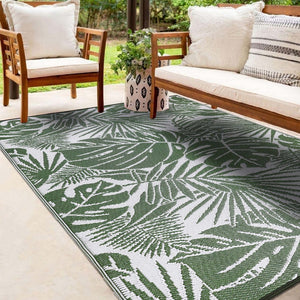 Homeroots 4' X 6' Green Floral Distressed Area Rug - Stain Resistant & Uv Protected For Kid-friendly Spaces!  Polypropylene 555615