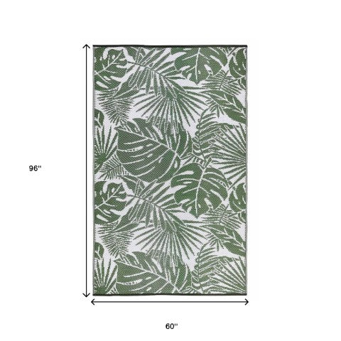 Homeroots 5' X 8' Green Floral Area Rug - Durable, Stain-resistant Design For Indoor/Outdoor Spaces, Uv Protected  Polypropylene 555616