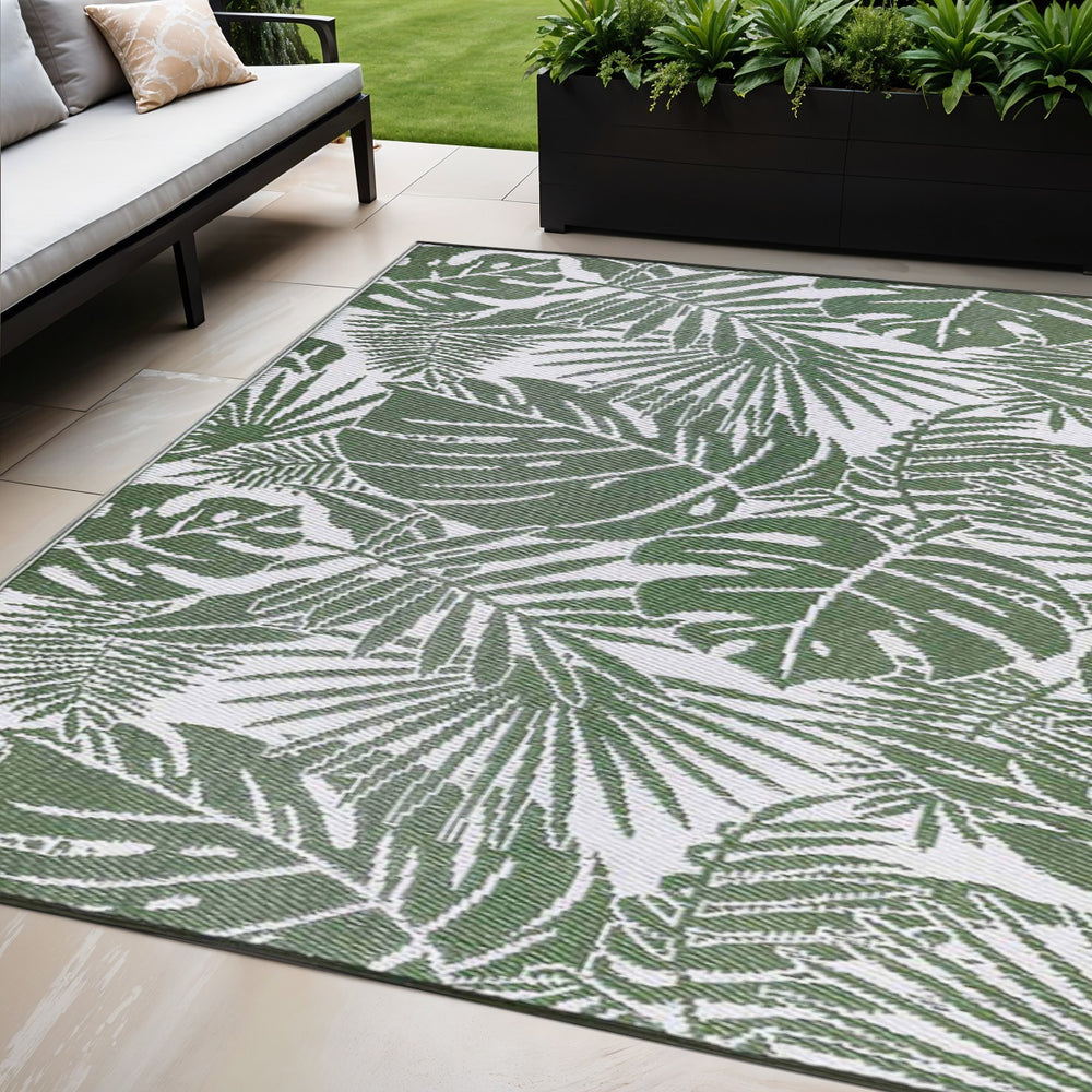 Homeroots 5' X 8' Green Floral Area Rug - Durable, Stain-resistant Design For Indoor/Outdoor Spaces, Uv Protected  Polypropylene 555616