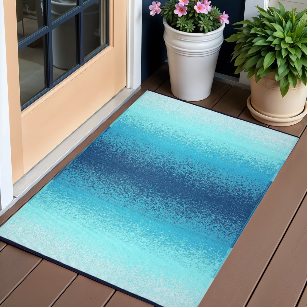 Homeroots 3' X 5' Teal Blue Distressed Area Rug - Stain Resistant, Uv Protected, Perfect For Indoor & Outdoor Use  Polypropylene 555618