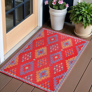 Homeroots 3' X 5' Red Geometric Area Rug - Stylish Indoor/Outdoor Design, Stain Resistant & Uv Protected  Polypropylene 555627