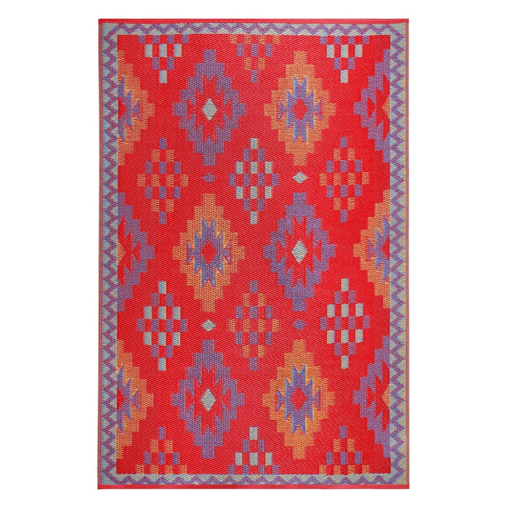 HomeRoots 4' Red Geometric Area Rug - Durable, Reversible Design for Indoor/Outdoor Use, Easy Care & Stylish! 555628