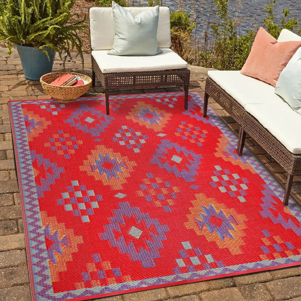 Homeroots 5' X 8' Red Geometric Area Rug - Stylish, Stain-resistant, Uv-protected For Indoor & Outdoor Use  Polypropylene 555629