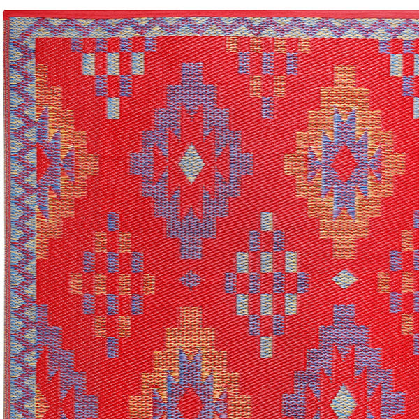 Homeroots 8' Red Geometric Braided Area Rug - Stylish, Distressed Design With Uv Protection For Kid & Pet Spaces  Polypropylene 555630