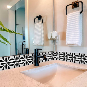 Homeroots 12" Black And White Colla Peel And Stick Removable Tiles - Stylish, Easy, And Versatile Home Décor Solution 12" X 12" Vinyl 555899
