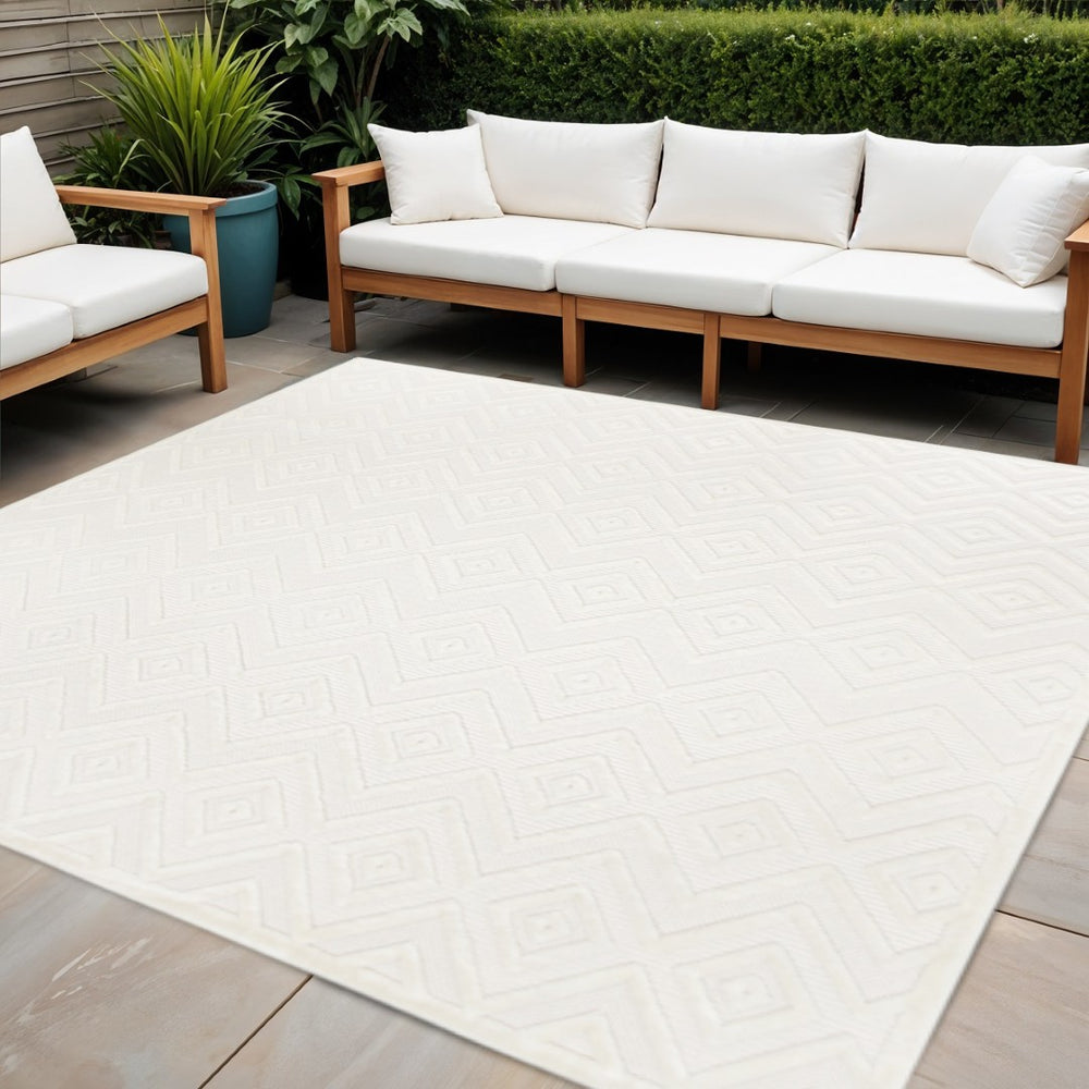 HomeRoots 9' Ivory and White Square Geometric Area Rug – Modern Indoor/Outdoor Accent for Stylish Spaces 555946