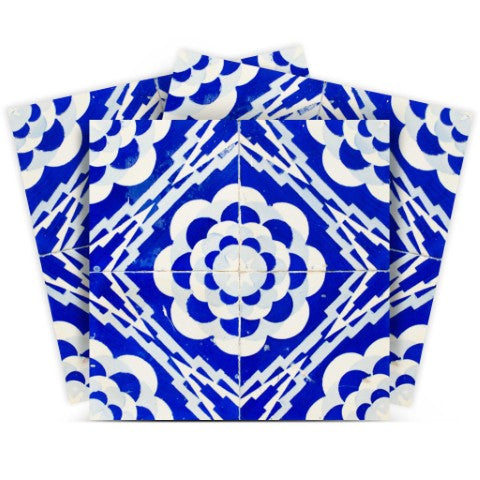 Homeroots 12" Blue And White Gerbera Peel And Stick Removable Tiles - Vibrant Decor For Easy Home Makeovers! 12" X 12" Vinyl 555958