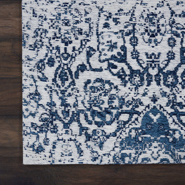 Homeroots 4' X 6' Navy Blue And Ivory Damask Distressed Area Rug  Polyester 556033