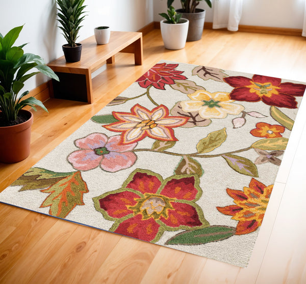 Homeroots 4' X 6' Ivory Tan And Red Floral Area Rug  Polyester 556050