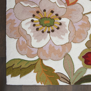 Homeroots 5' X 8' Ivory Tan And Red Floral Area Rug  Polyester 556051