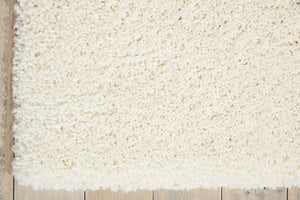Homeroots 5' X 7' Ivory Shag Area Rug  Polypropylene 556085