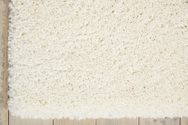 Homeroots 5' X 7' Ivory Shag Area Rug  Polypropylene 556085